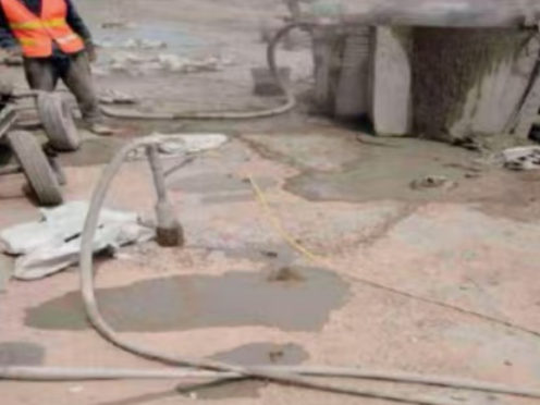 耒阳水泥混凝土路面板底注浆技术 路面脱空注浆整治方案