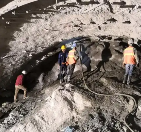 耒阳拱顶带模注浆料的施工流程及注意事项